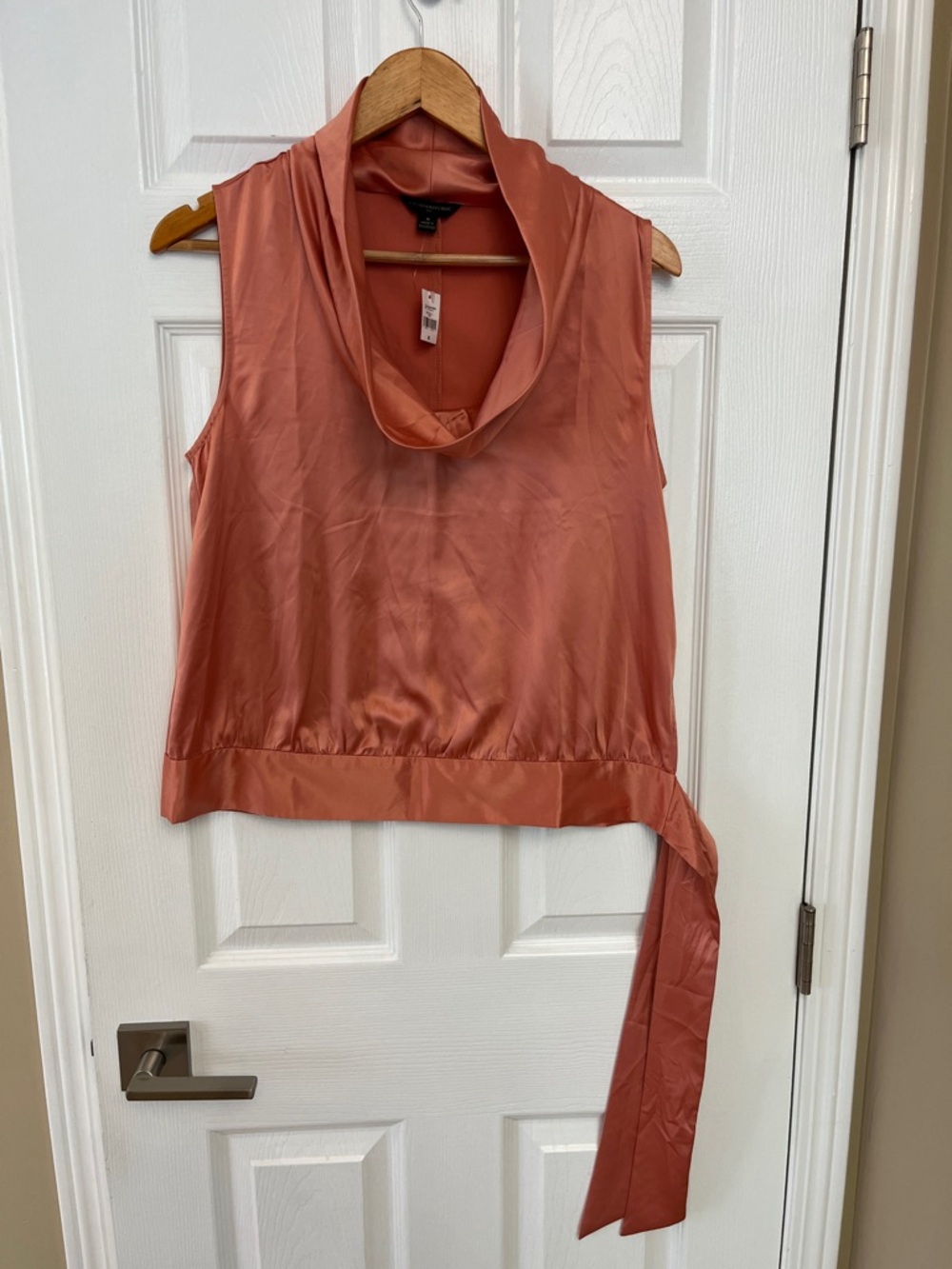 Banana Republic Sleeveless Satin Cowl Neck Top in Dusty Coral. Size M. New.
